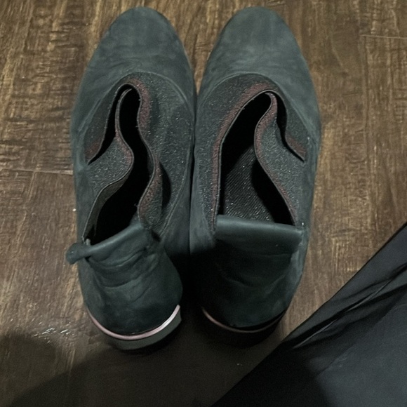 Munro Kinston Envelope Bootie Ankle Boot Black Nubuck Elastic Top size 8W - Picture 10 of 11